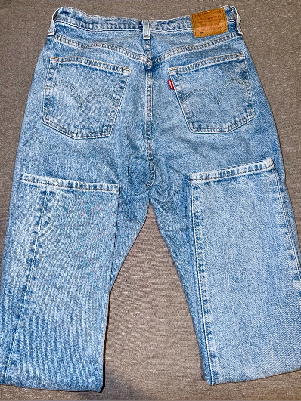 LEVI’s 501 Jeans for Women “Hollow Days” (Medium Wash) in 27x32 - Picture 2 of 9